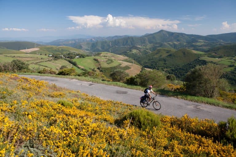 Realiza una épica peregrinación pedaleando por el Camino de Santiago Realiza una épica peregrinación pedaleando por el Camino de Santiago