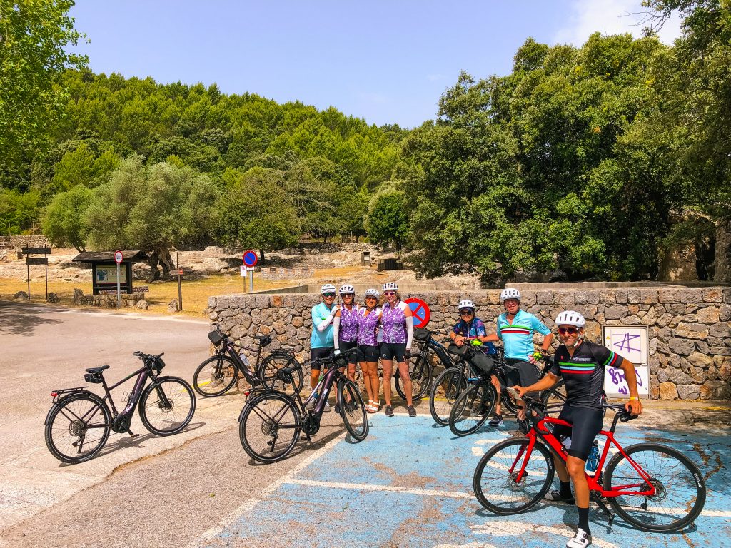 guided group bike tour in mallorca