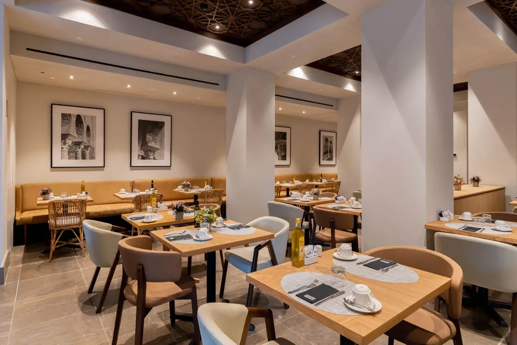 01.1 hpllasmeninasrestaurant1