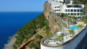 jumeirah mallorca 2024 aerial view 001 119198 hybris 300x169 1